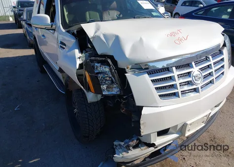 2010 Cadillac Escalade Luxury из США, поврежденный, VIN 1GYUKBEF2AR291242